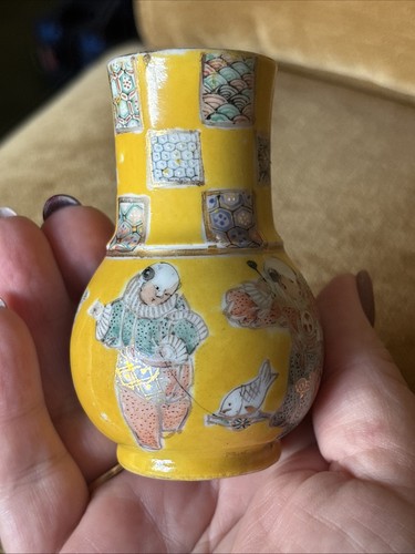 Insolito vaso giapponese